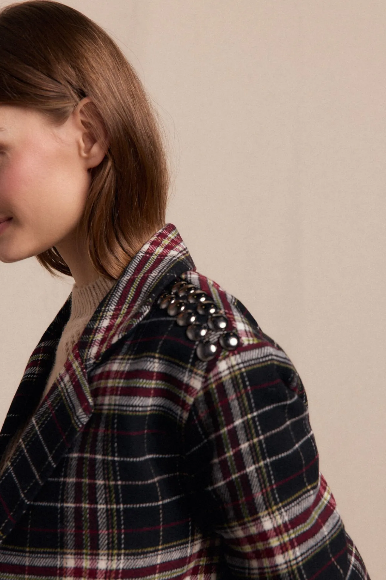 Americana cuadros con tachas