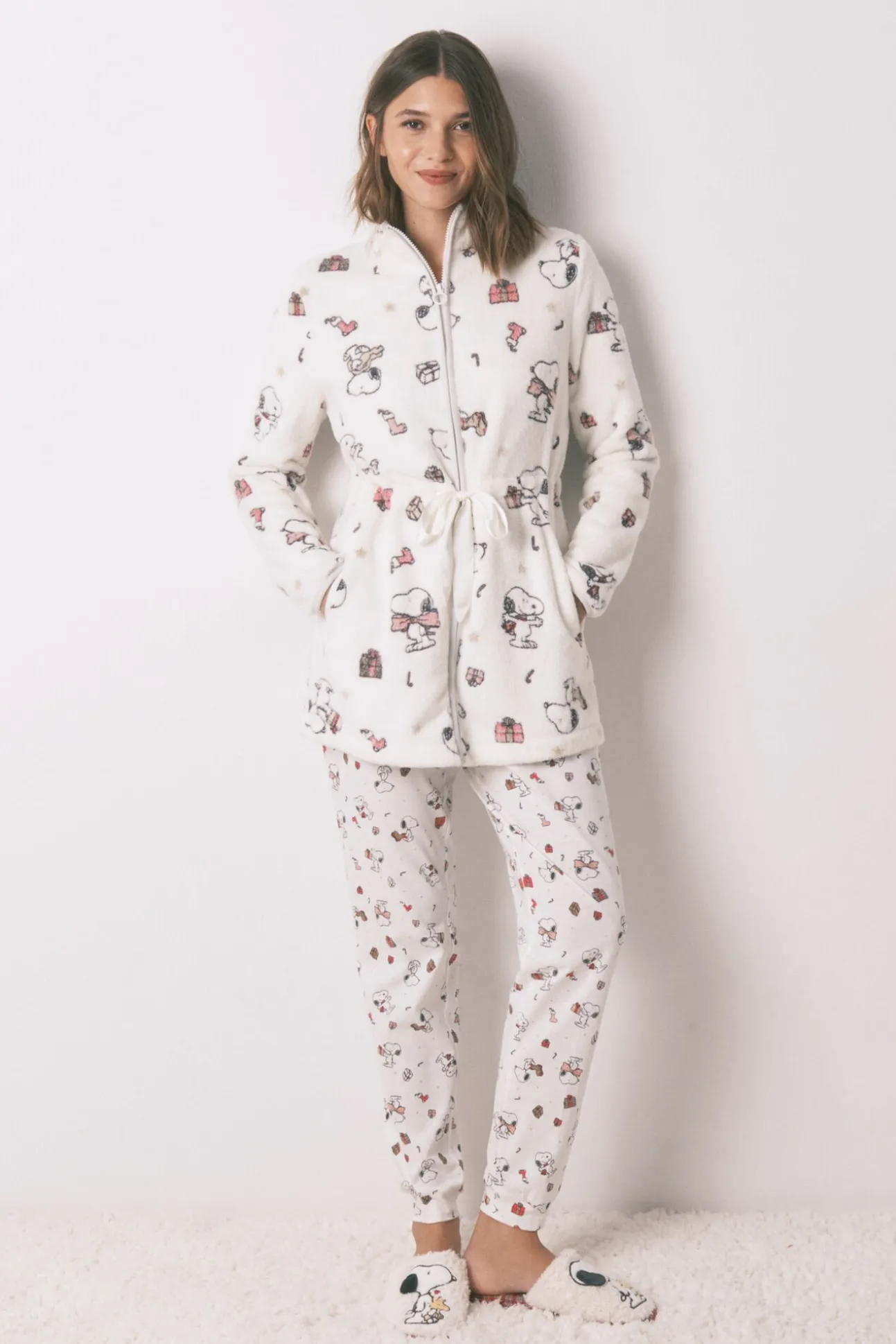 Bata corta polar blanco estampado Snoopy