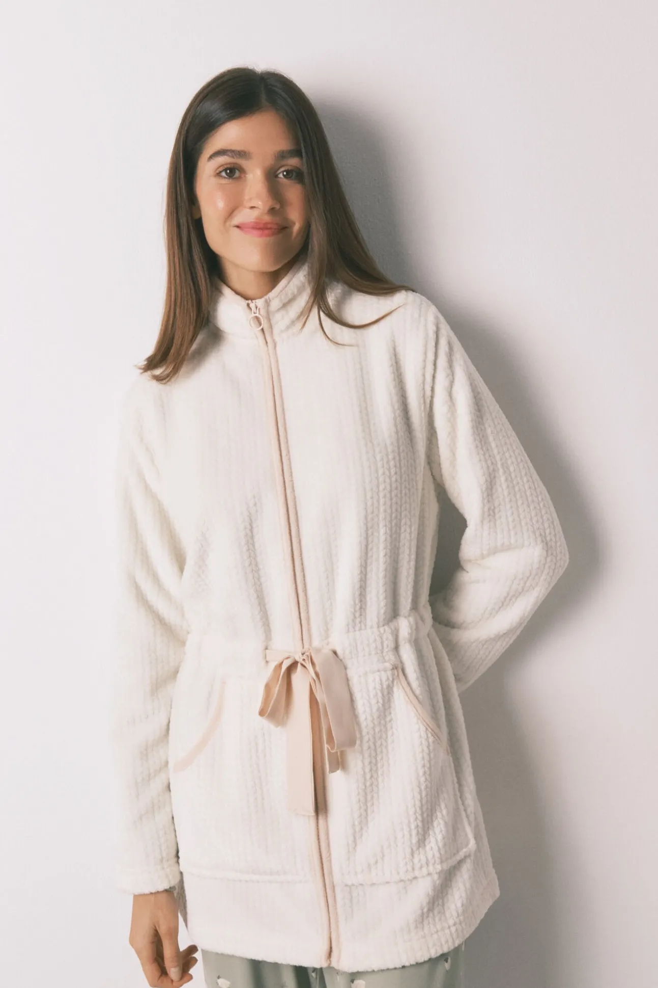 Bata midi tejido polar blanco
