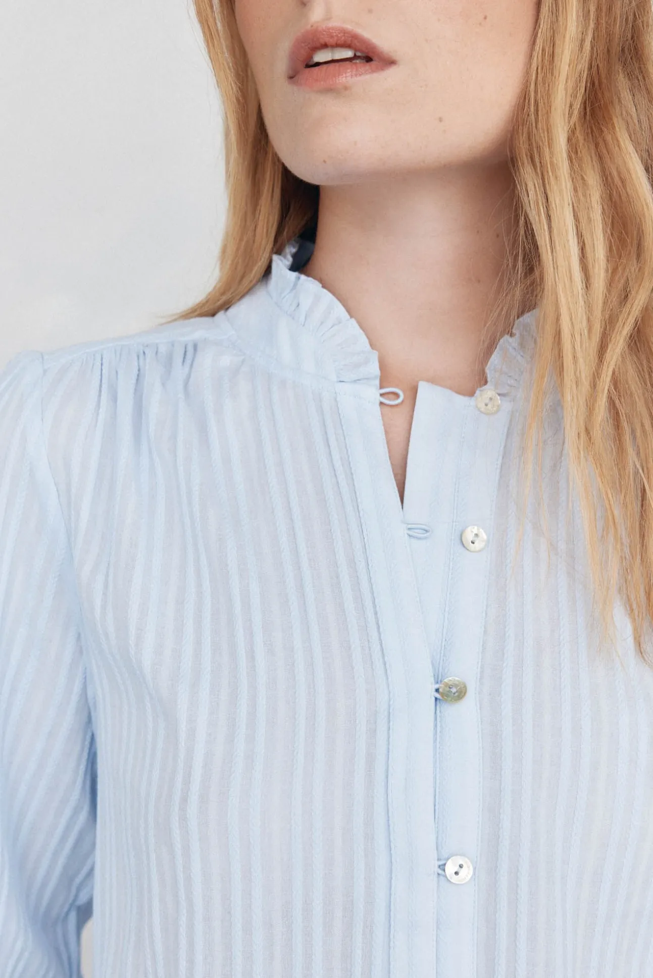 Blusa amplia lisa