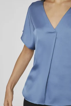 Blusa de manga corta satinada