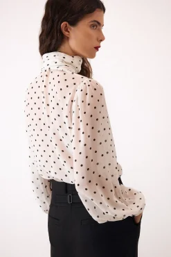 Blusa lunares desfile