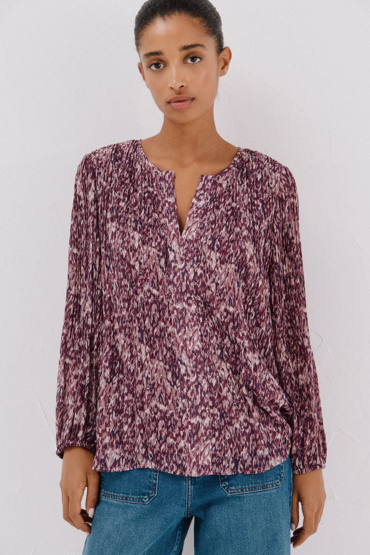 Blusa plisada contraste