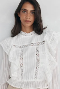 Blusa romántica volante