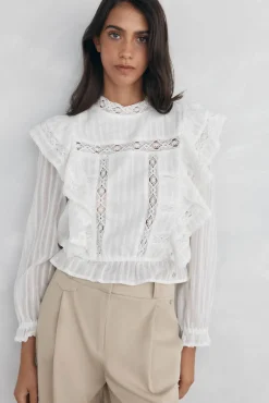 Blusa romántica volante