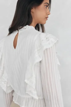 Blusa romántica volante