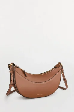 Bolso bandolera ovalado de piel
