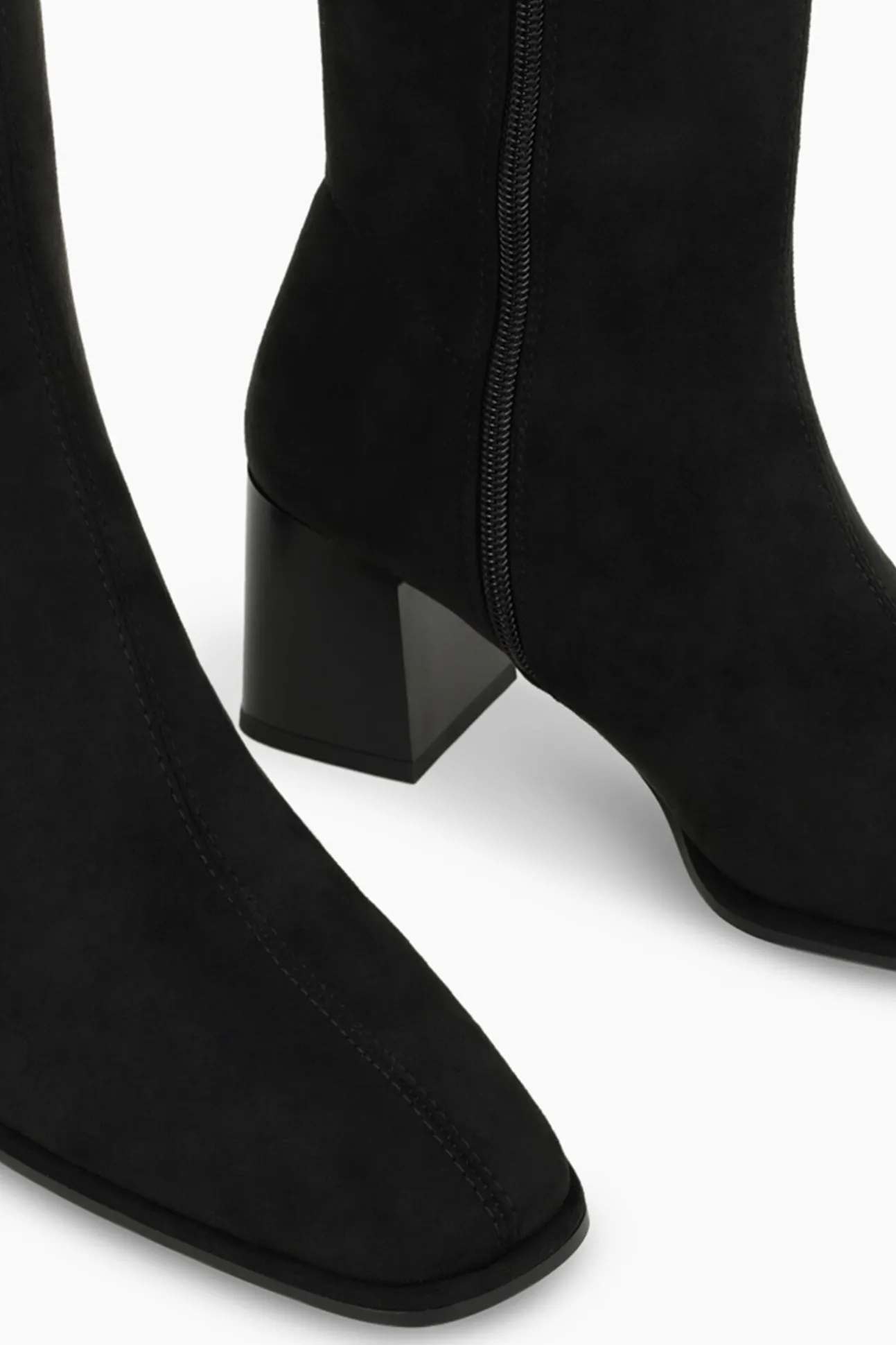Botas en antelina con tacón