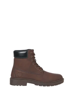 Botas estilo montaña