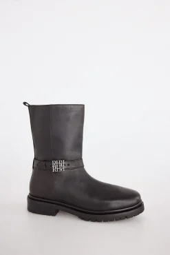 Botin plano de piel con hebilla de logo