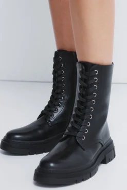 Botines militares cordones