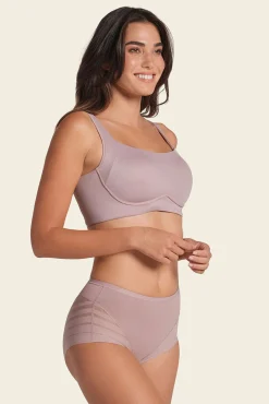 Braga faja clásica con control moderado de abdomen y bandas en tul