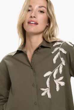 Camisa bordada de algodón orgánico
