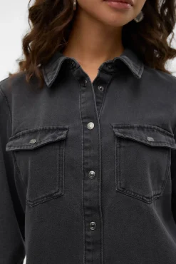 Camisa denim con bolsillos en el pecho