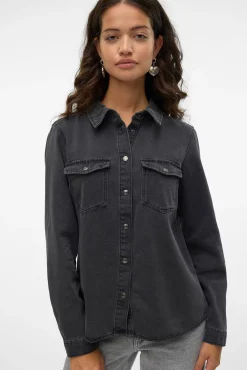 Camisa denim con bolsillos en el pecho