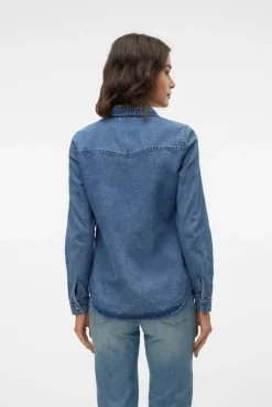 Camisa denim con bolsillos en el pecho