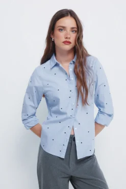 Camisa detalles bordados