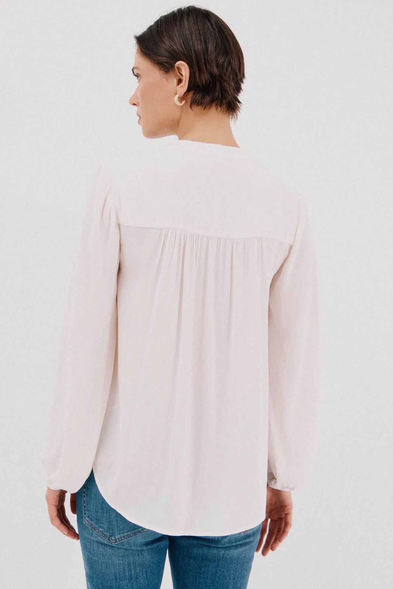 Camisa elástica botones