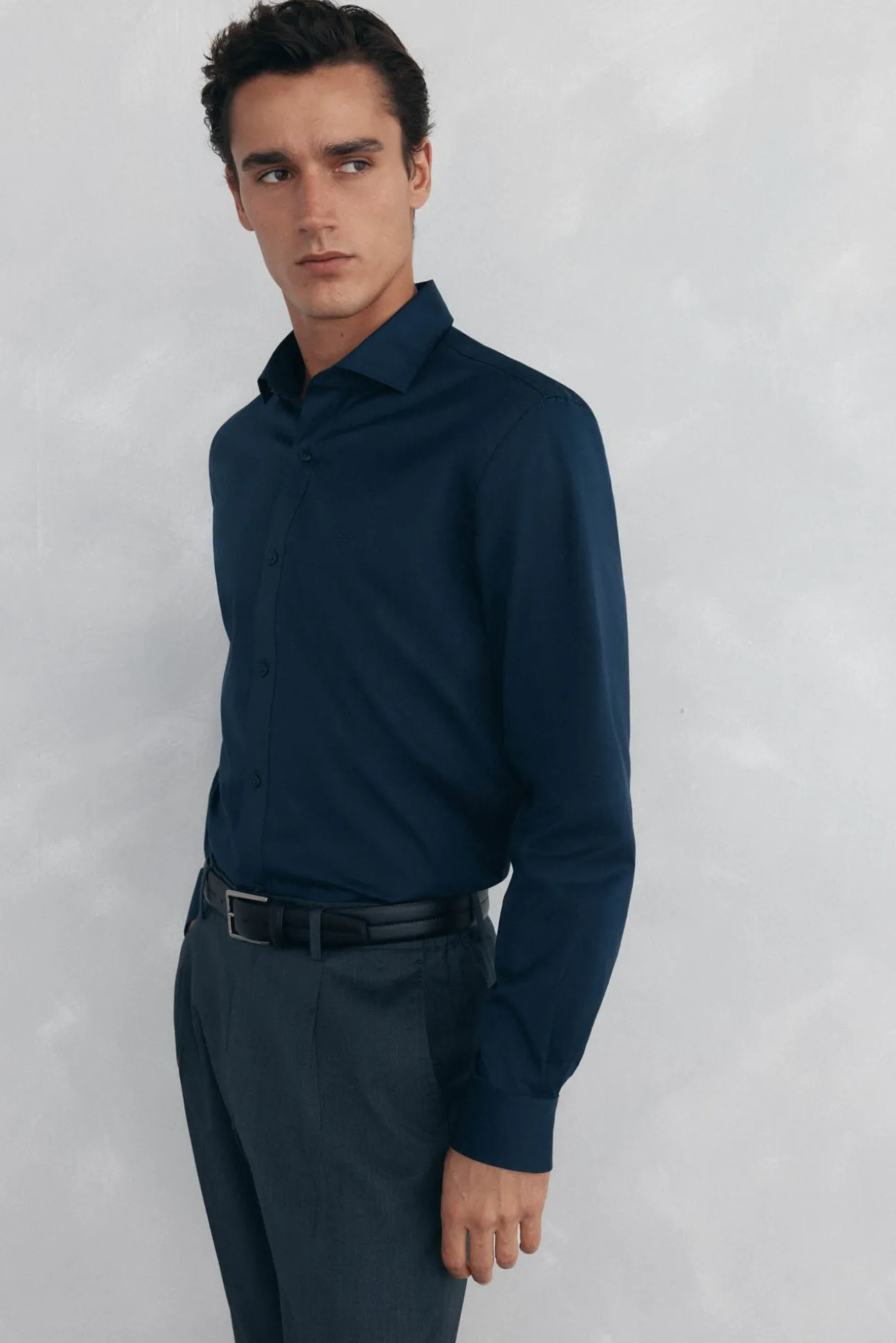 Camisa lisa twill fácil plancha + anti olor slim fit