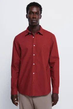 Camisa oxford tinte en prenda