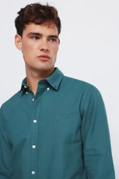 Camisa oxford tinte en prenda