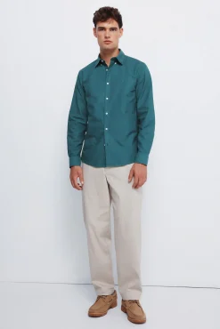Camisa oxford tinte en prenda