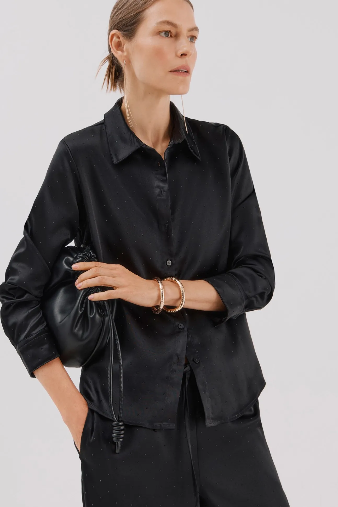 Camisa satinada brillos