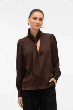 Camisa satinada escote lazada