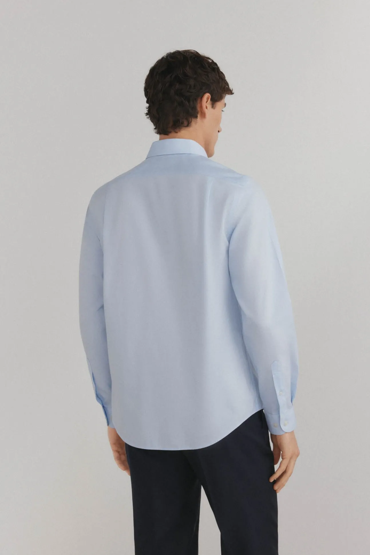 Camisa vestir lisa non iron + antimanchas