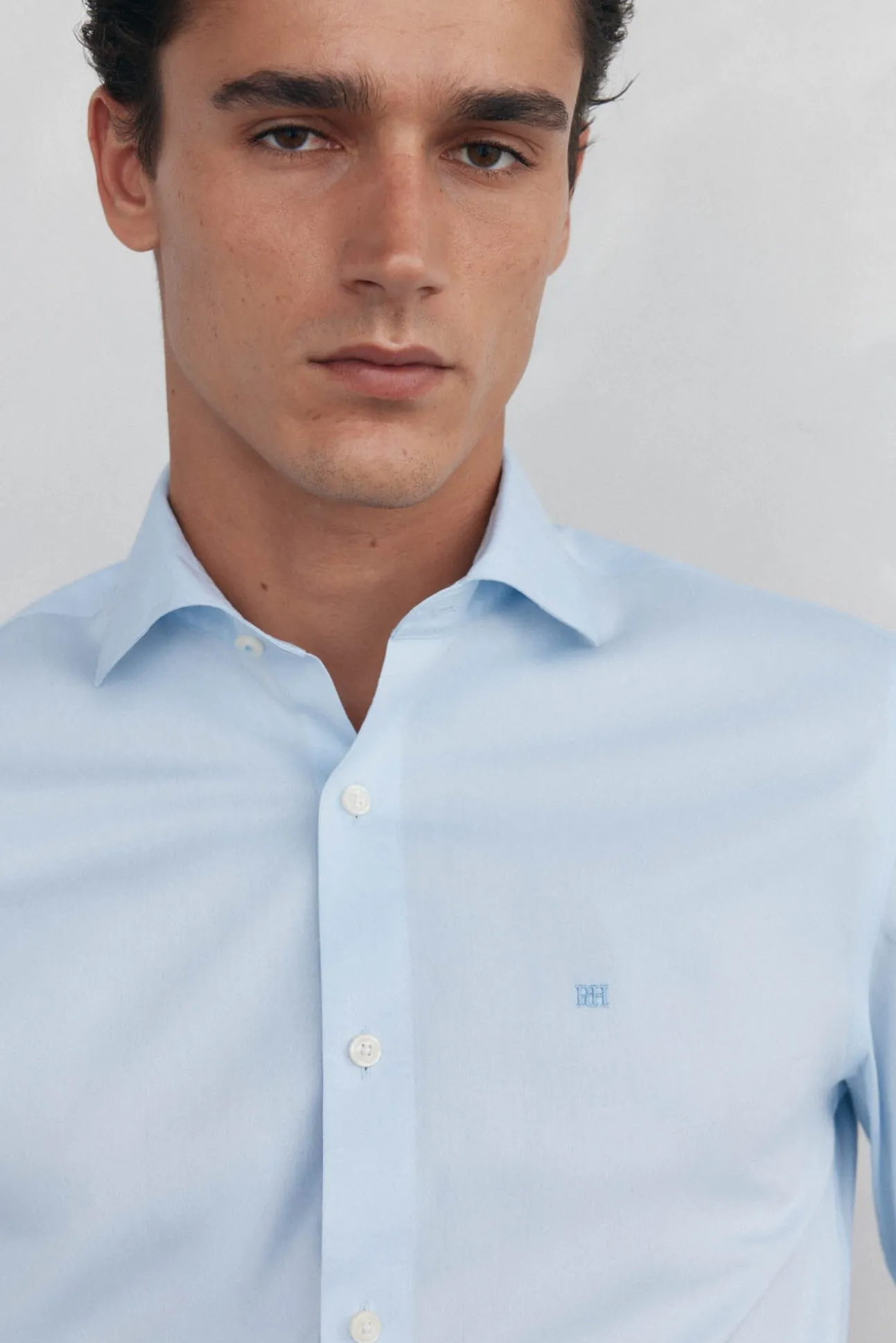 Camisa vestir lisa non iron + antimanchas slim fit