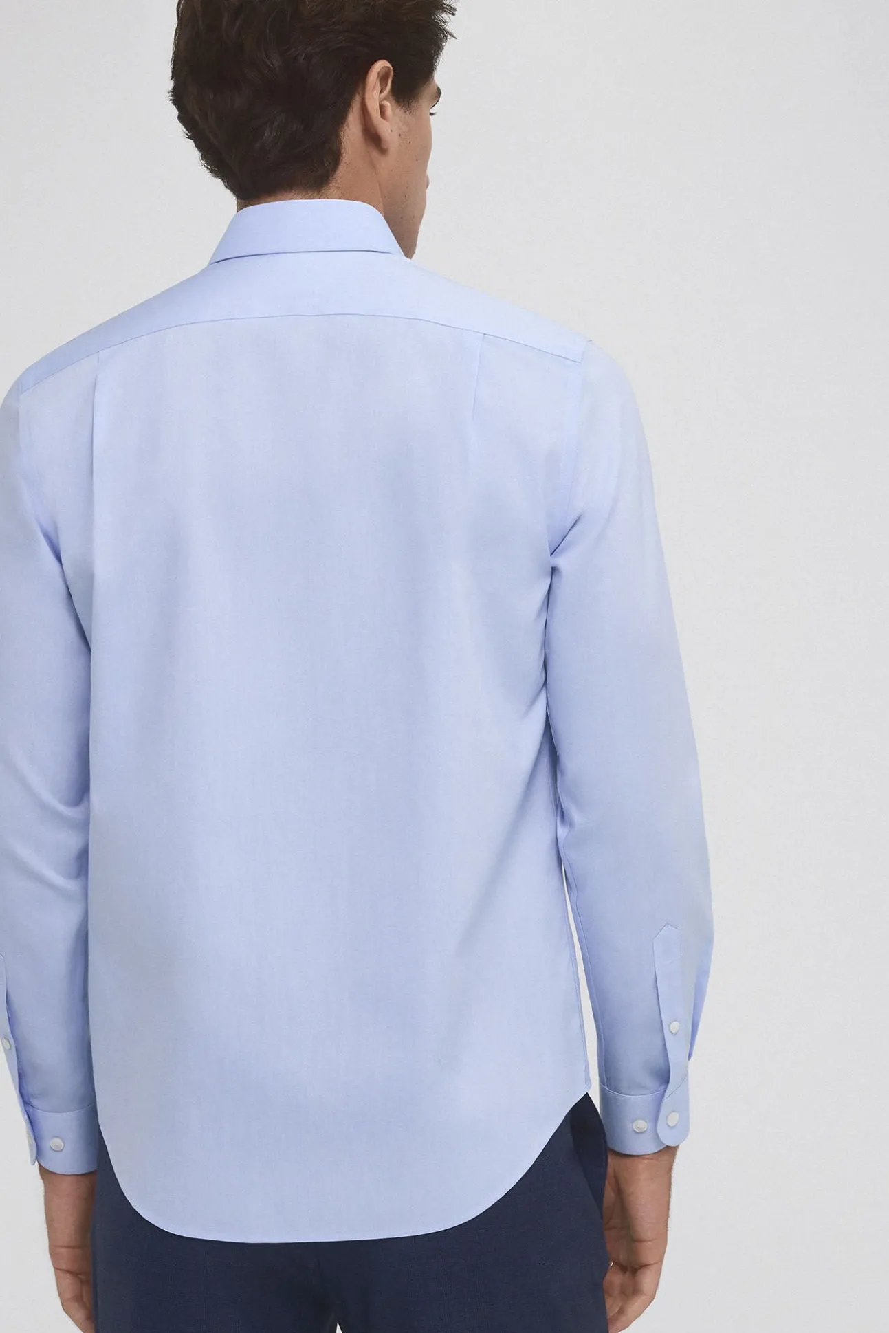 Camisa vestir non iron y antimanchas lisa tailored fit