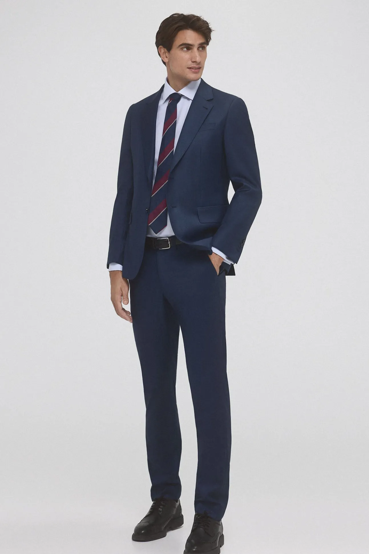Camisa vestir puño gemelo non iron y antimanchas lisa tailored fit