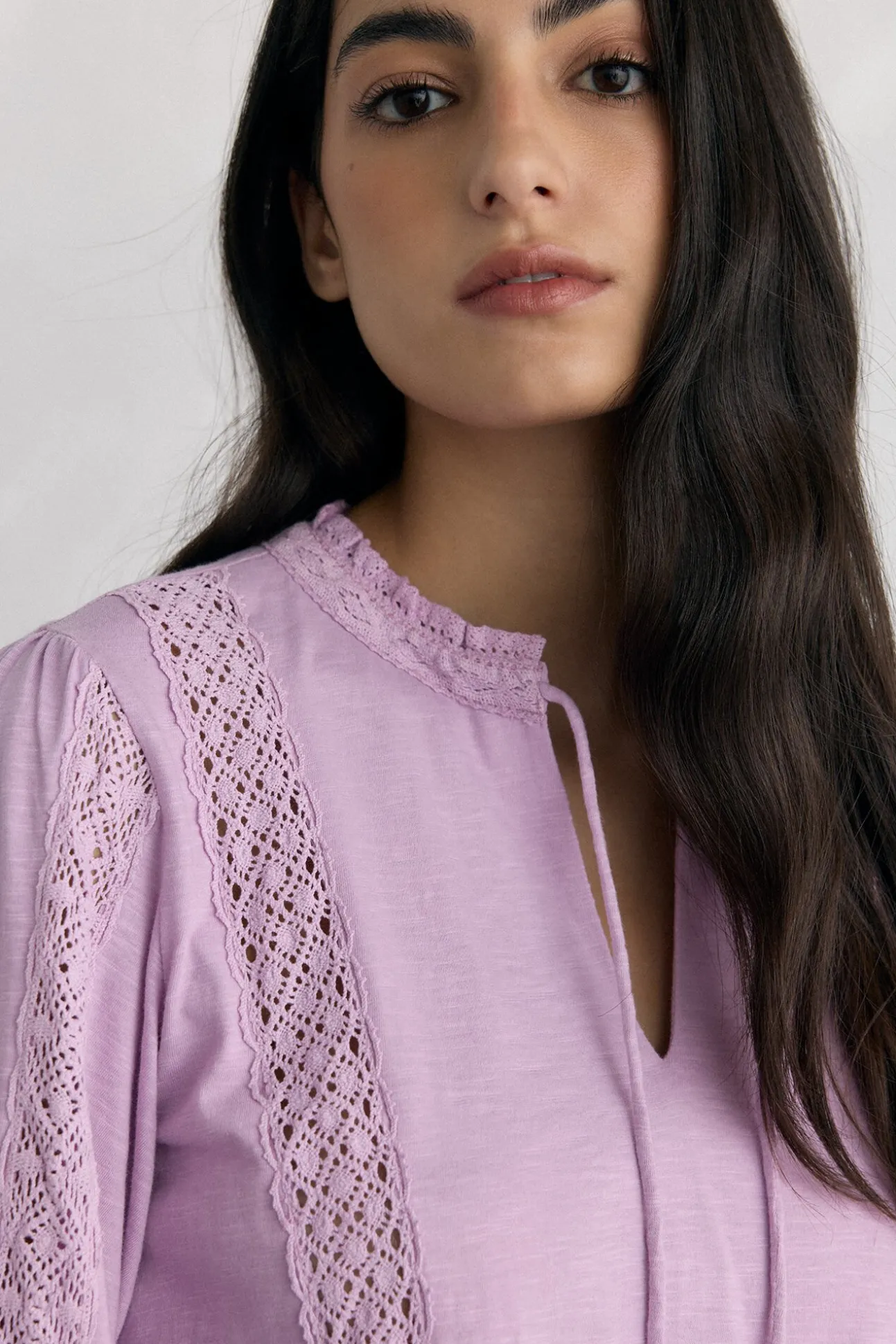 Camiseta abullonada lazo