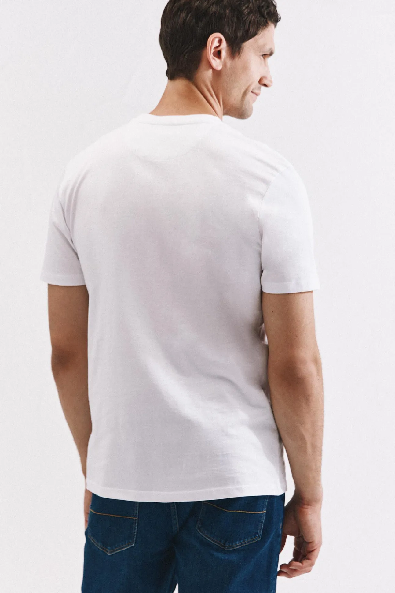 Camiseta básica bolsillo