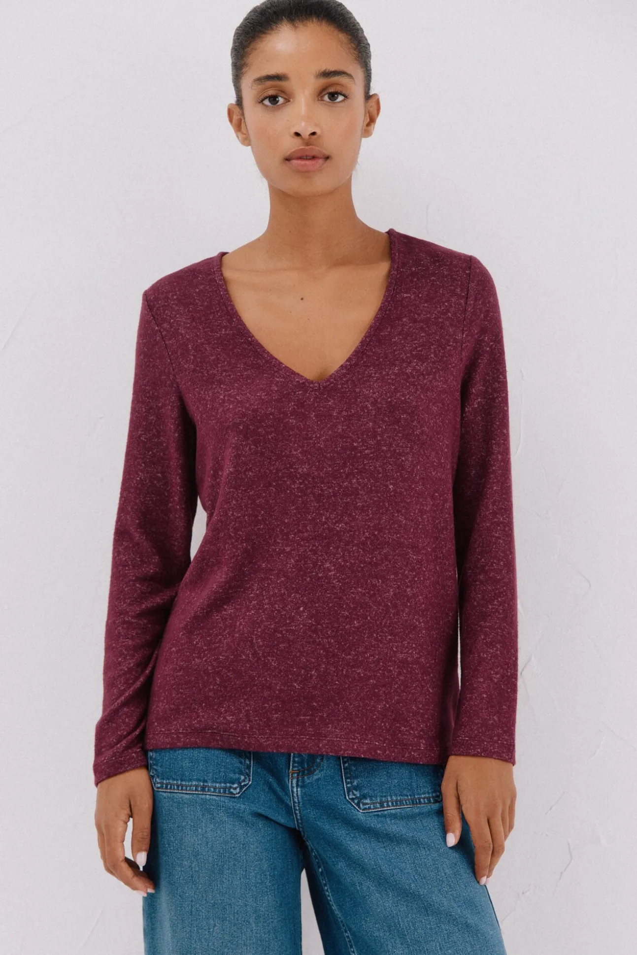 Camiseta básica cuello pico