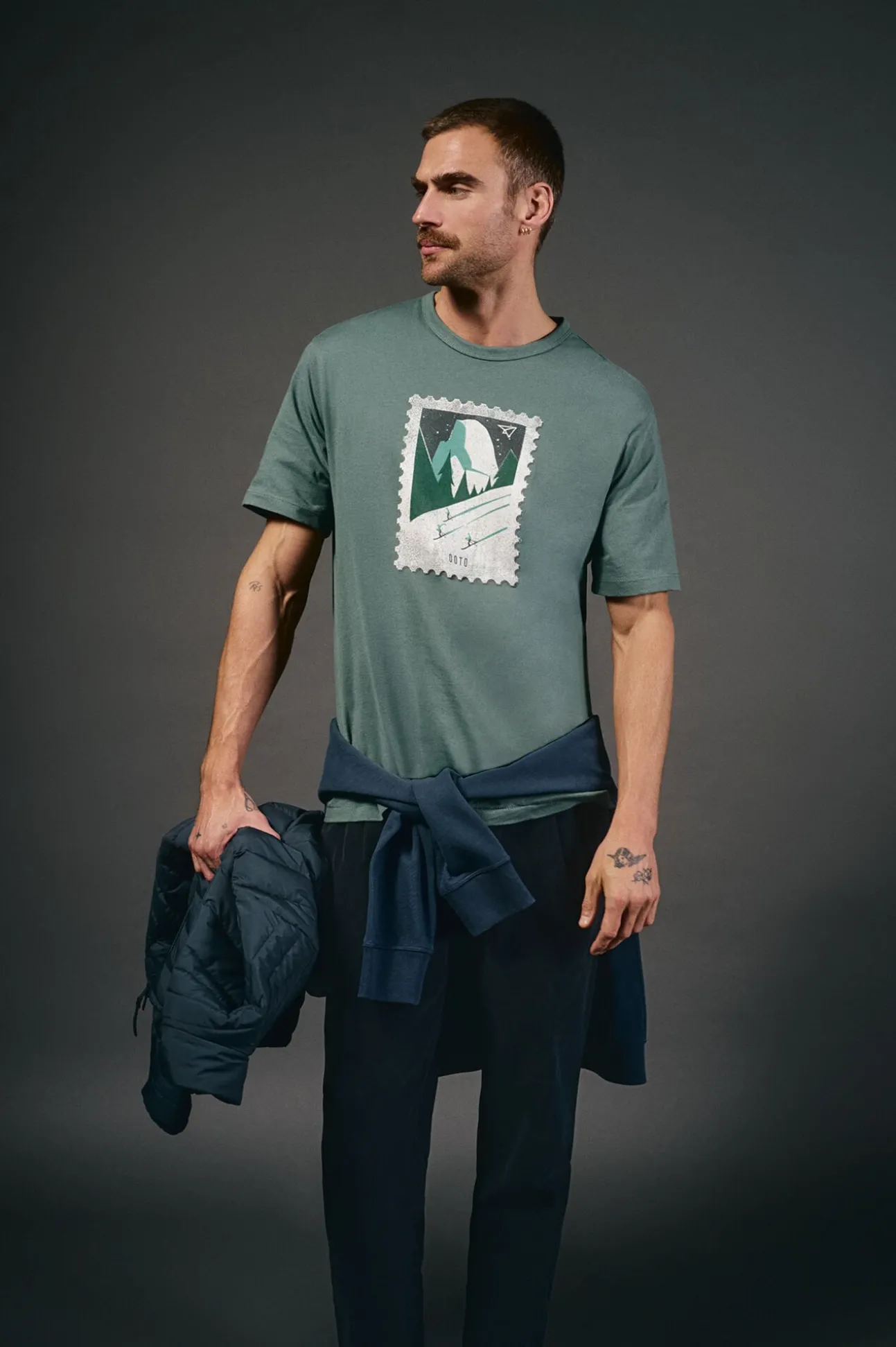 Camiseta gráfica lavada