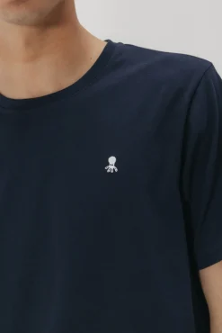 Camiseta logo bordado