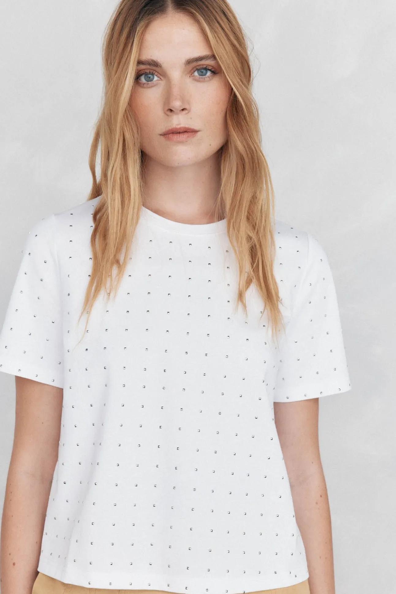 Camiseta mini tachuelas