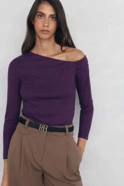 Camiseta off shoulder