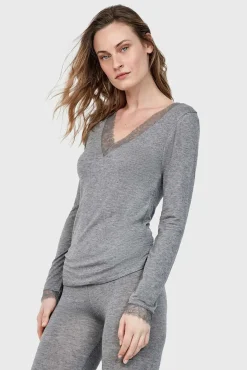 Camiseta termal cuello pico con encaje