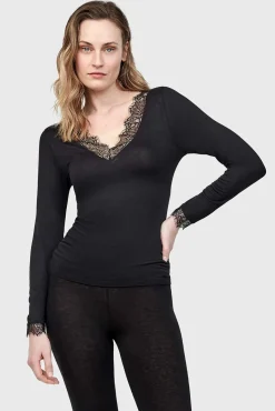 Camiseta termal cuello pico con encaje