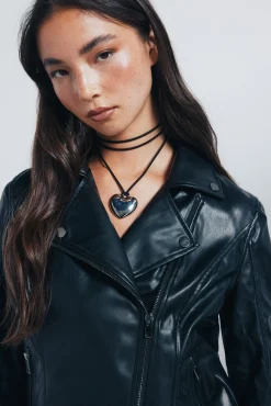 Cazadora motera