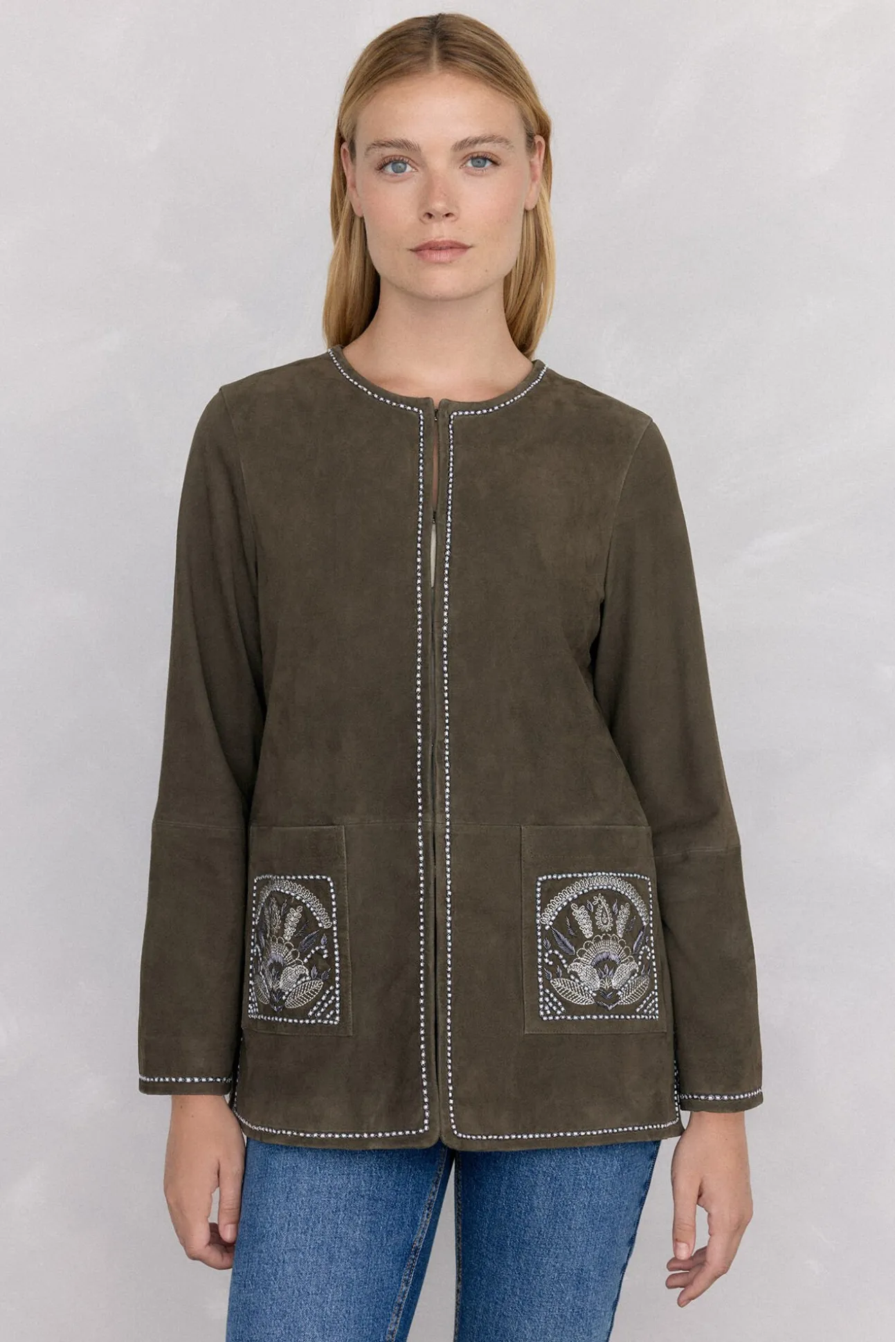 Chaqueta bordada ante
