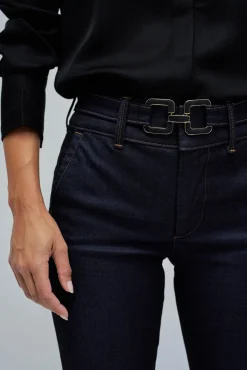 Chino flare con cinturón