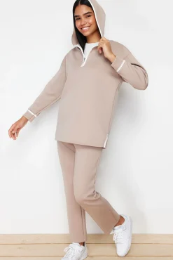 Conjunto cómodo sudadera capucha y pantalón