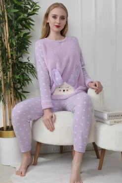 Conjunto pijama polar conejo y corazones lila