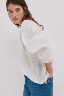 Cósima. Blusa bordados florales