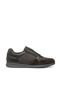 Deportiva Avery