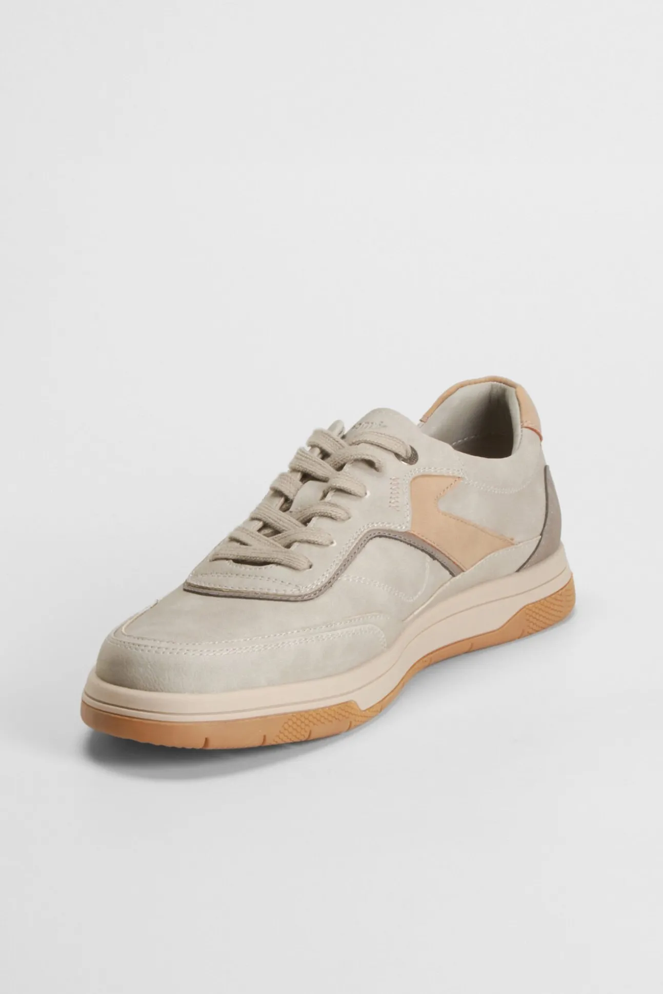 Deportiva urbana COMFEET