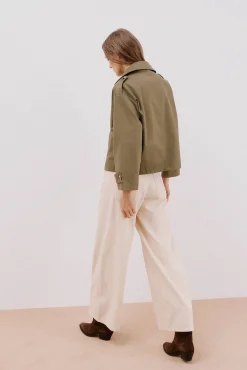 Gabardina corta